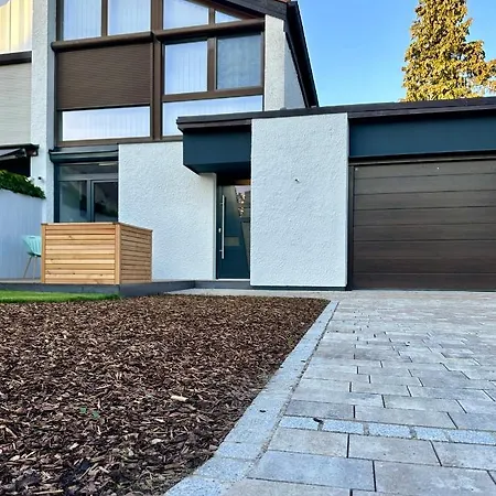Traumhafte Architekten-doppelhaushaelfte *